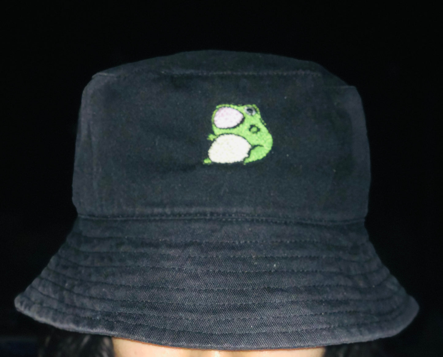 Froggy bucket hat