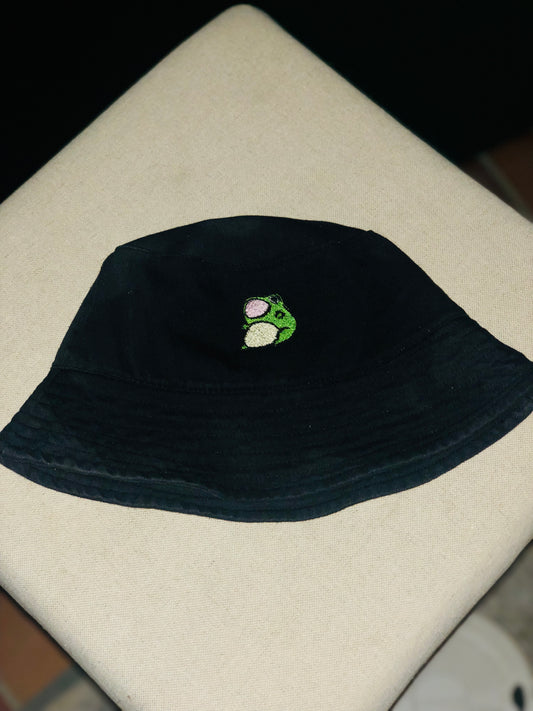 Froggy bucket hat