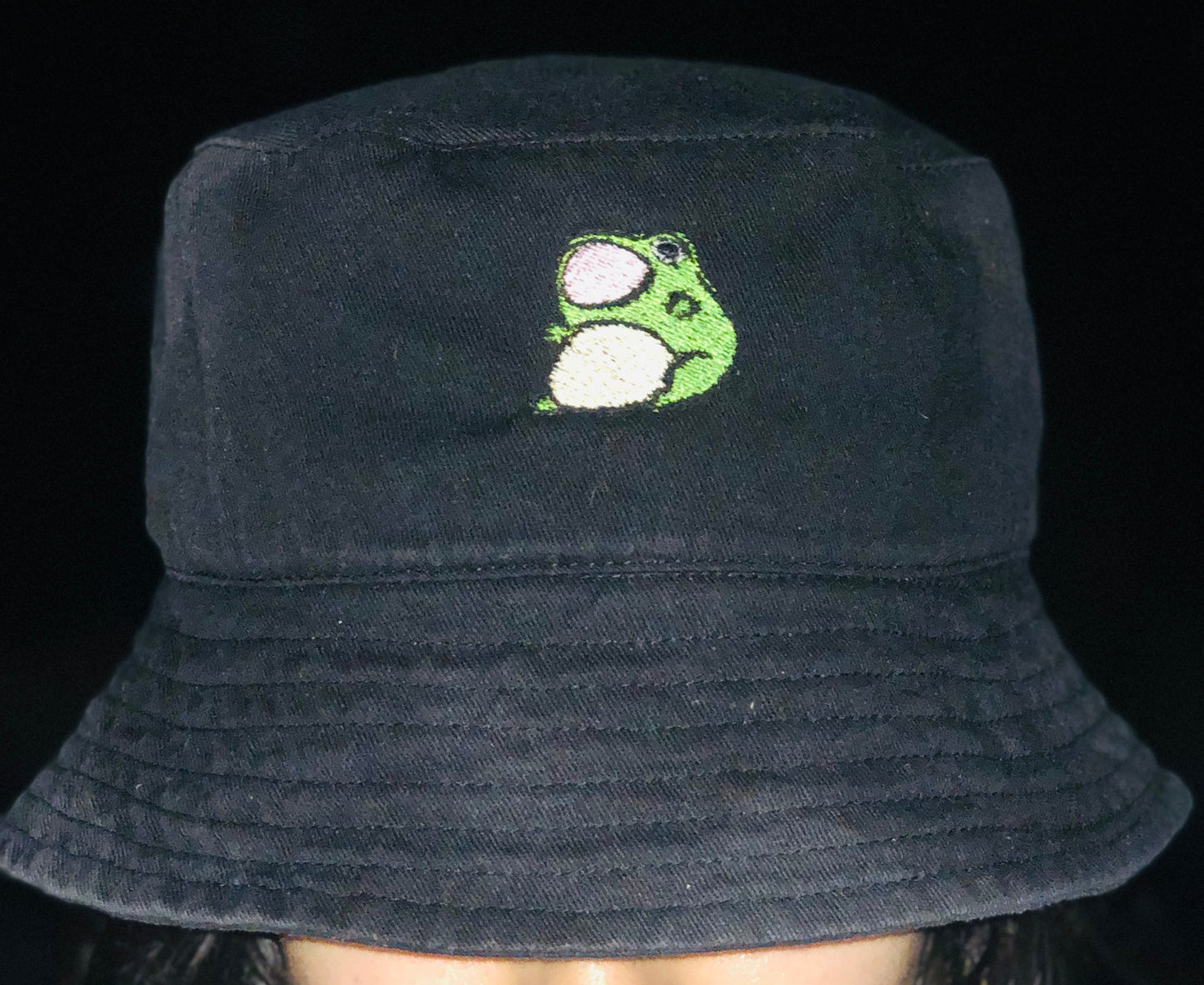 Froggy bucket hat